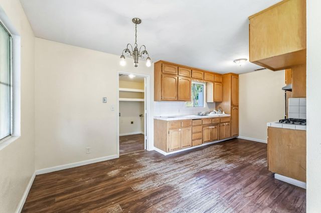 1352 N Pleasant Avenue, Fresno, CA 93728