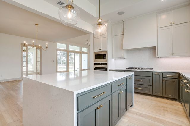 137 Aiden Drive, Waxahachie, TX 75165