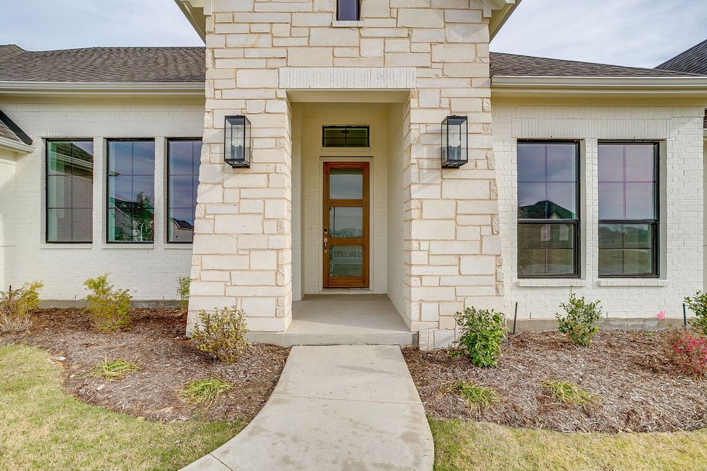 137 Aiden Drive, Waxahachie, TX 75165