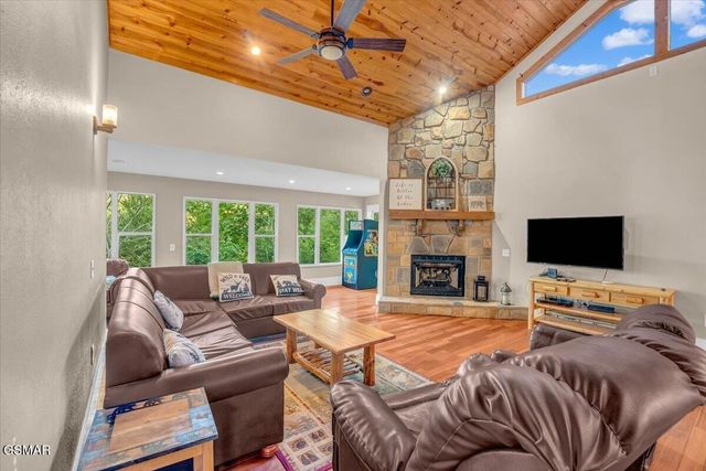 1463 Red Cedar Lane, Sevierville, TN 37876