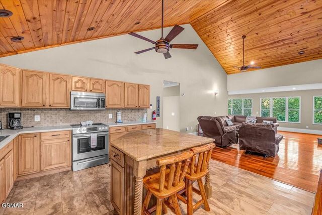 1463 Red Cedar Lane, Sevierville, TN 37876