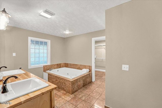 1463 Red Cedar Lane, Sevierville, TN 37876