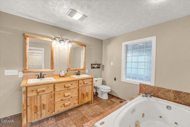 1463 Red Cedar Lane, Sevierville, TN 37876
