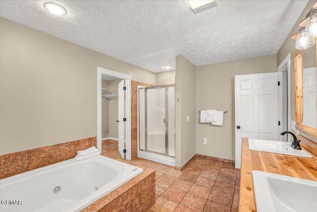 1463 Red Cedar Lane, Sevierville, TN 37876