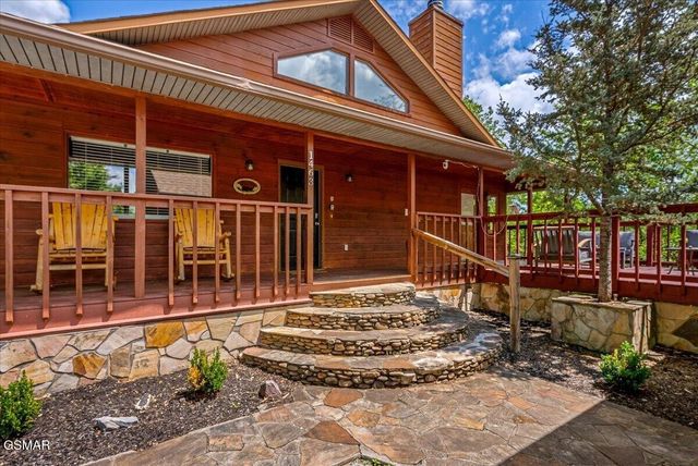 1463 Red Cedar Lane, Sevierville, TN 37876