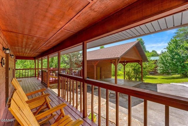 1463 Red Cedar Lane, Sevierville, TN 37876