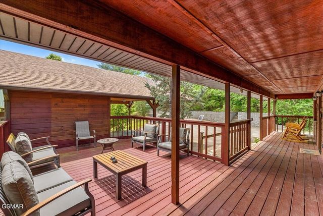 1463 Red Cedar Lane, Sevierville, TN 37876