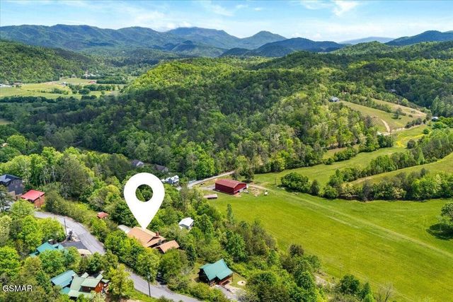 1463 Red Cedar Lane, Sevierville, TN 37876