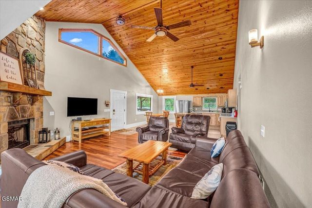 1463 Red Cedar Lane, Sevierville, TN 37876