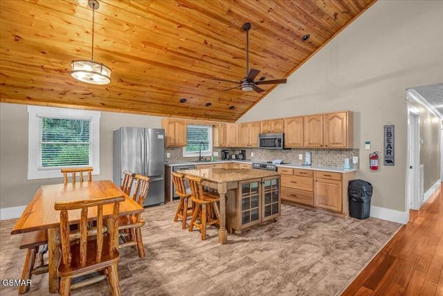 1463 Red Cedar Lane, Sevierville, TN 37876