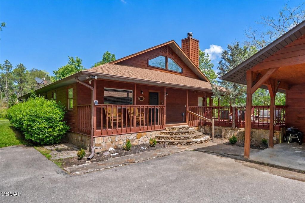 1463 Red Cedar Lane, Sevierville, TN 37876