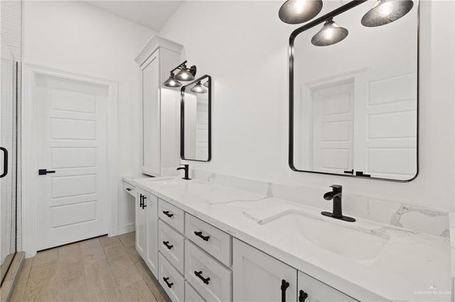 2413 N Gaytan Avenue, Edinburg, TX 78542