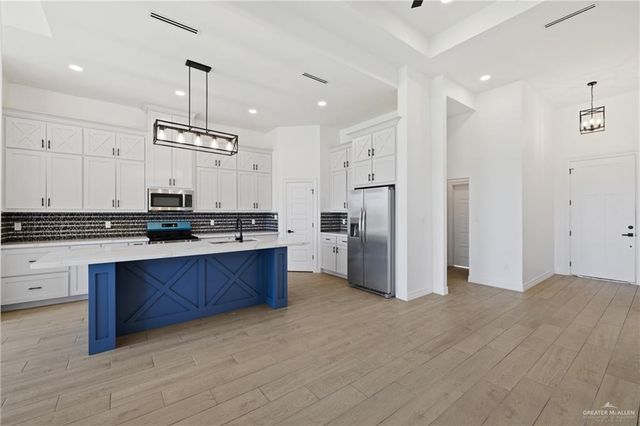 2413 N Gaytan Avenue, Edinburg, TX 78542