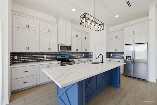 2413 N Gaytan Avenue, Edinburg, TX 78542