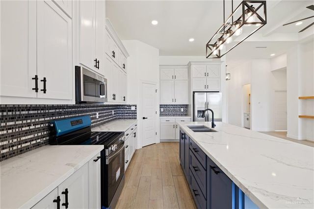 2413 N Gaytan Avenue, Edinburg, TX 78542