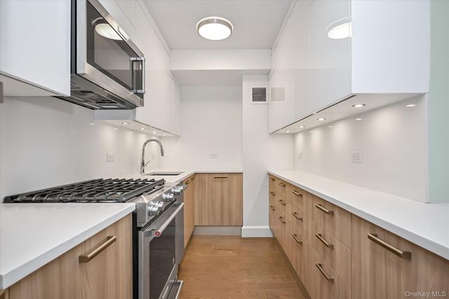 107-40 Queens Boulevard 10 D, Forest Hills, NY 11375