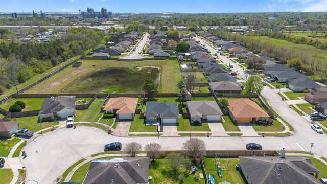 3410 Red Cedar Bend, Baytown, TX 77521