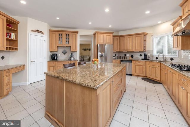 107 PREAKNESS DR, Mullica Hill, NJ 08062