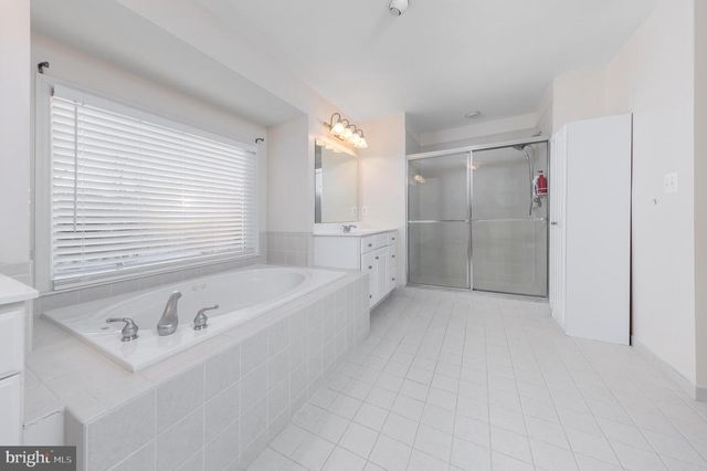 107 PREAKNESS DR, Mullica Hill, NJ 08062