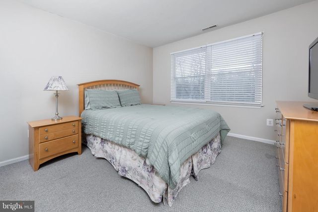 107 PREAKNESS DR, Mullica Hill, NJ 08062