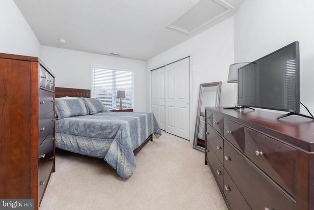 107 PREAKNESS DR, Mullica Hill, NJ 08062