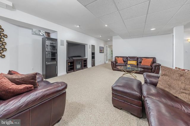 107 PREAKNESS DR, Mullica Hill, NJ 08062