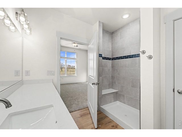 265 High Point Dr 306, Longmont, CO 80504