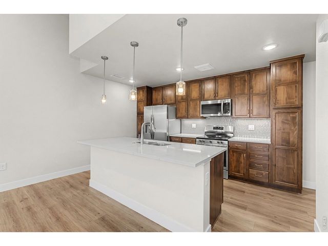 265 High Point Dr 306, Longmont, CO 80504