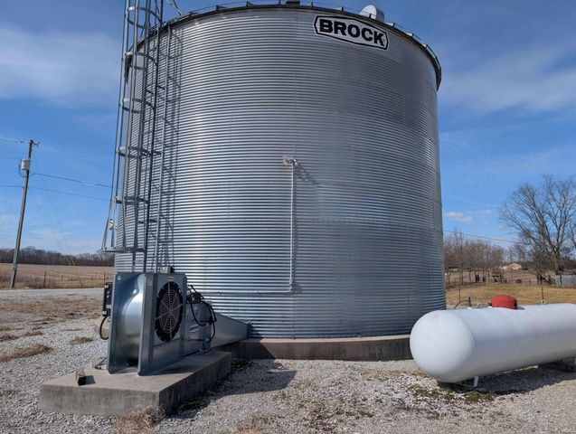 2810 E Old US 50, Bedford, IN 47421