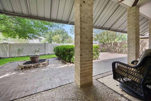 1 Wellington Lane, Sugar Land, TX 77478