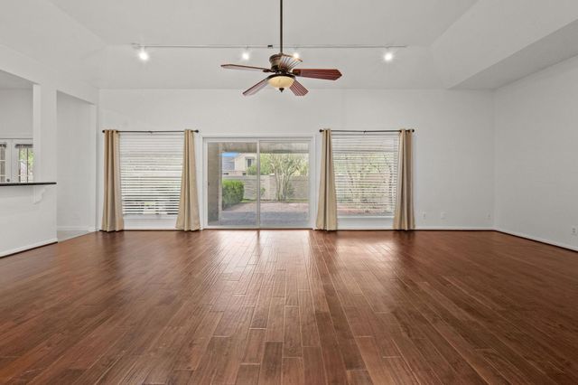 1 Wellington Lane, Sugar Land, TX 77478