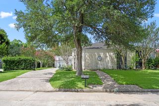 1 Wellington Lane, Sugar Land, TX 77478