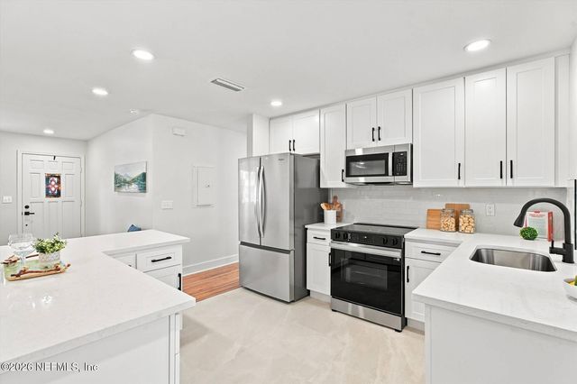 946 JORICK Court W, Jacksonville, FL 32225