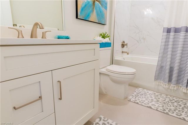 548 101st AVE, Naples, FL 34108