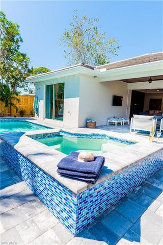 548 101st AVE, Naples, FL 34108