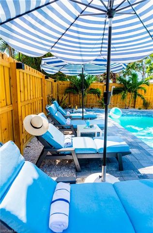 548 101st AVE, Naples, FL 34108