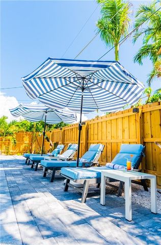 548 101st AVE, Naples, FL 34108
