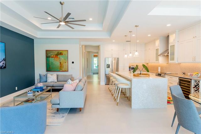 548 101st AVE, Naples, FL 34108