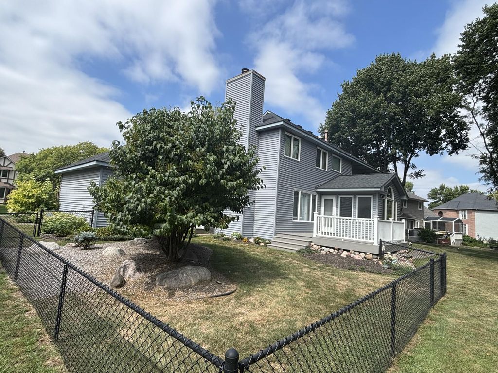 9083 Gould Road, Eden Prairie, MN 55347 — photo 4