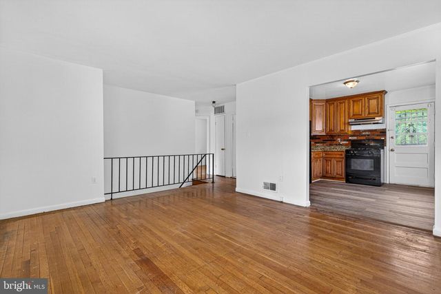 304 CEDARLEAF AVE, Capitol Heights, MD 20743