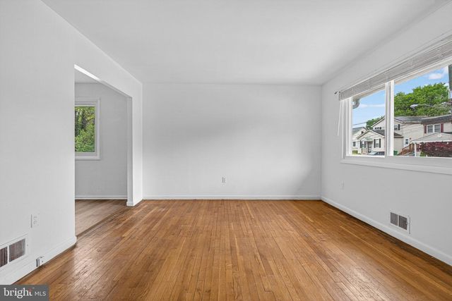 304 CEDARLEAF AVE, Capitol Heights, MD 20743
