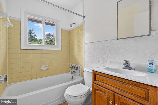 304 CEDARLEAF AVE, Capitol Heights, MD 20743