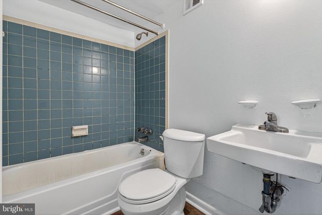 304 CEDARLEAF AVE, Capitol Heights, MD 20743