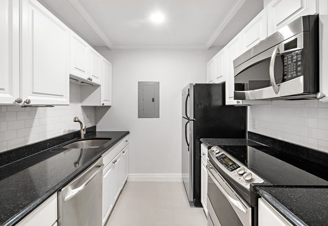 4 Charlesgate E 201, Boston, MA 02215