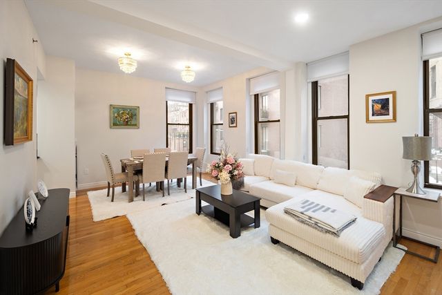 4 Charlesgate E 201, Boston, MA 02215