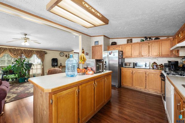 305 N Rochelle Pl Place, Sioux Falls, SD 57110