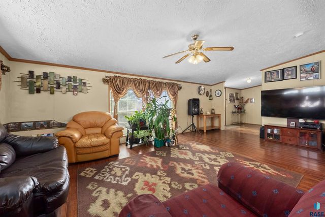 305 N Rochelle Pl Place, Sioux Falls, SD 57110