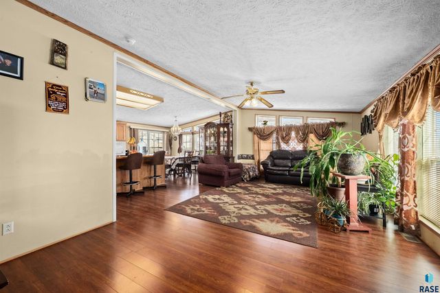 305 N Rochelle Pl Place, Sioux Falls, SD 57110