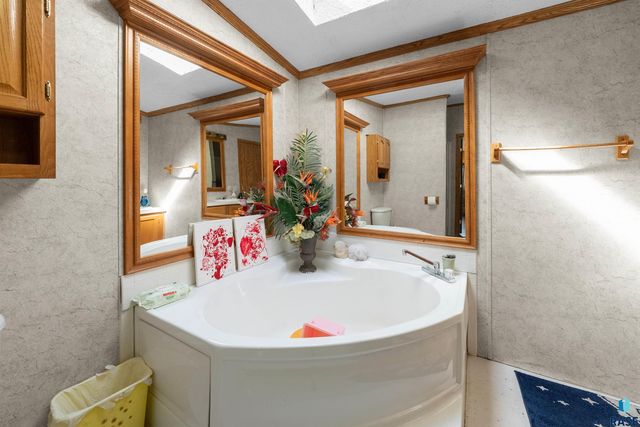 305 N Rochelle Pl Place, Sioux Falls, SD 57110