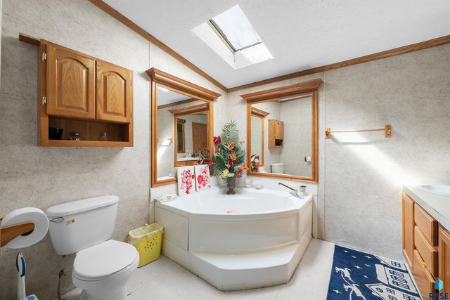 305 N Rochelle Pl Place, Sioux Falls, SD 57110